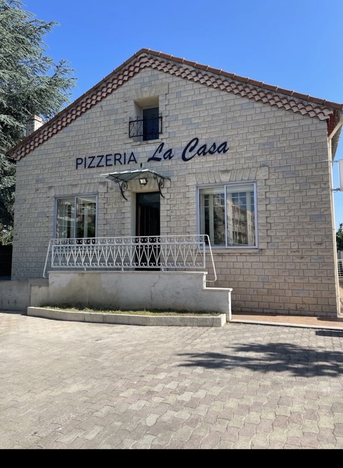 Façade de La Casa Pizzeria, pizzeria à Pont-Saint-Esprit