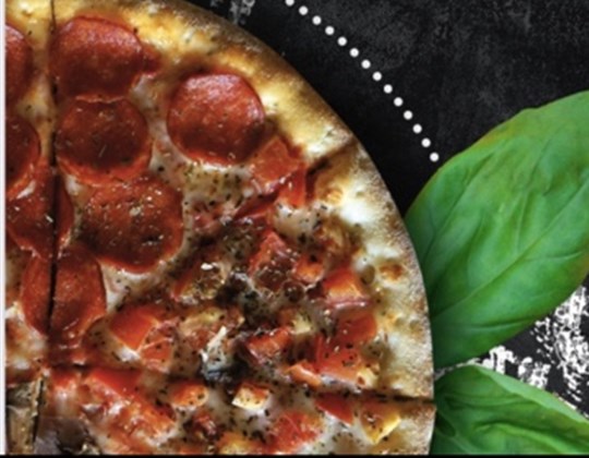 Pizza pepperoni généreuse de La Casa Pizzeria